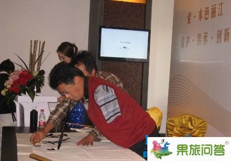 最后，金茂雪山語為來賓準備了冷餐宴會。伴著來自聯(lián)盟商家“遇見”與“傳奇”酒吧樂隊的原創(chuàng)音樂，活動落下帷幕。